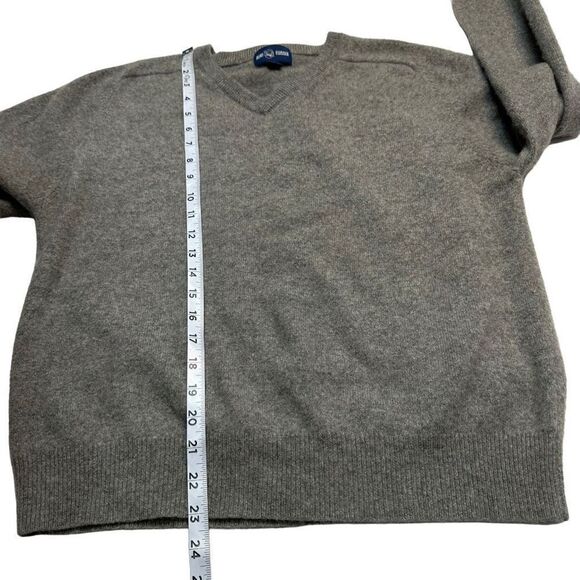 Alan Fusser 100% Cashmere Gray Vneck Sweater Mens Medium Timeless Closet Staple - Picture 7 of 9